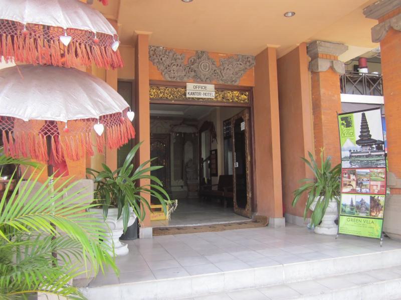 Oyo 3244 Grand Chandra Hotel Denpasar  Bagian luar foto